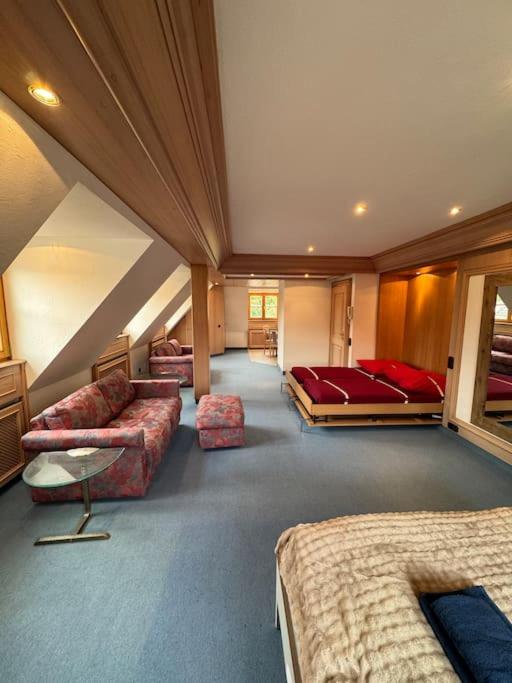 Dachgeschoss Wohnung in Bahnhof- und Seenahe - Property Image 1
