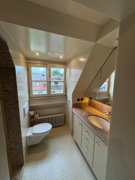 Dachgeschoss Wohnung in Bahnhof- und Seenahe - Property Image 3