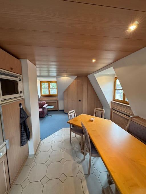 Dachgeschoss Wohnung in Bahnhof- und Seenahe - Property Image 8