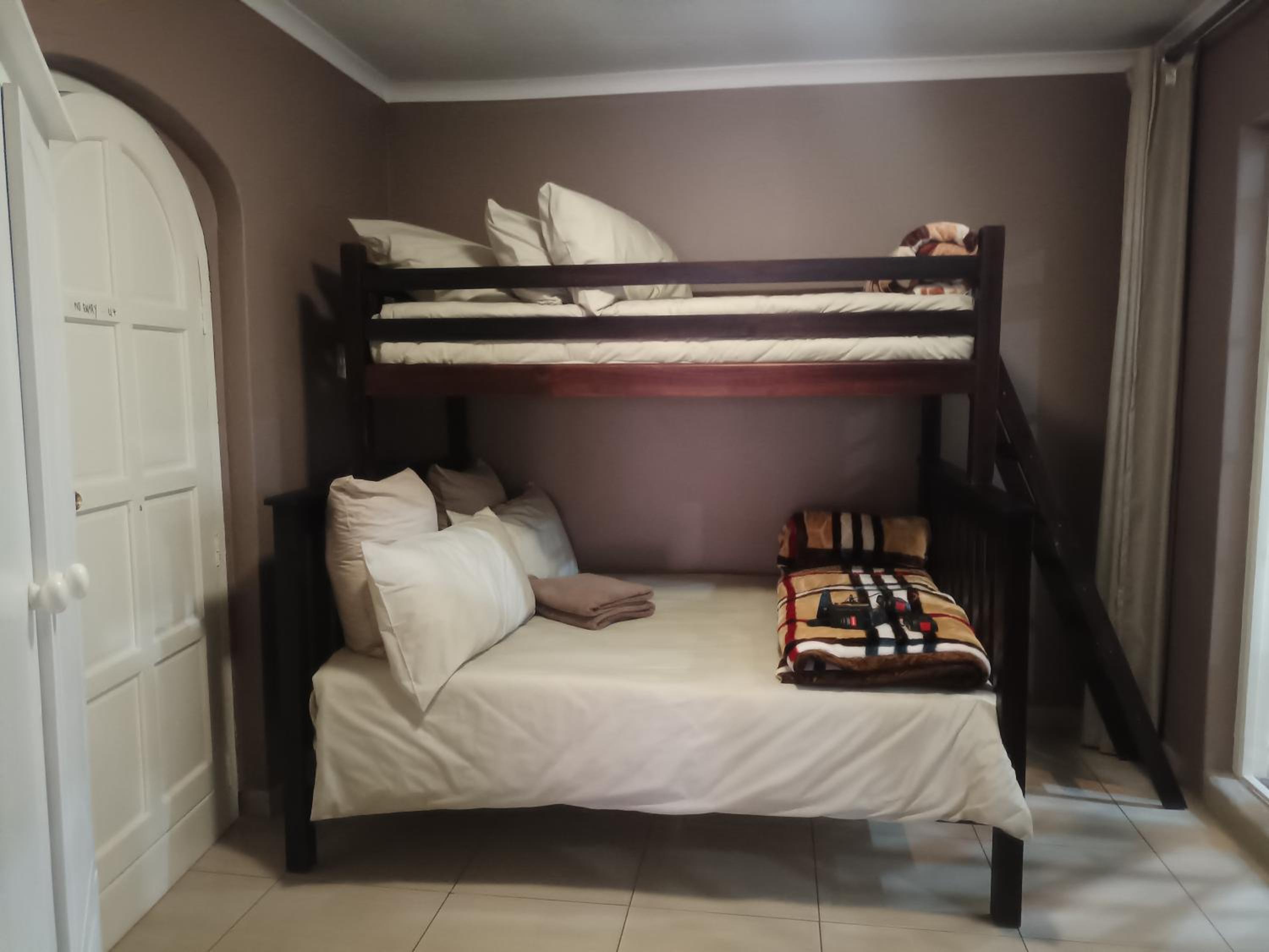 Robertsham estelle house