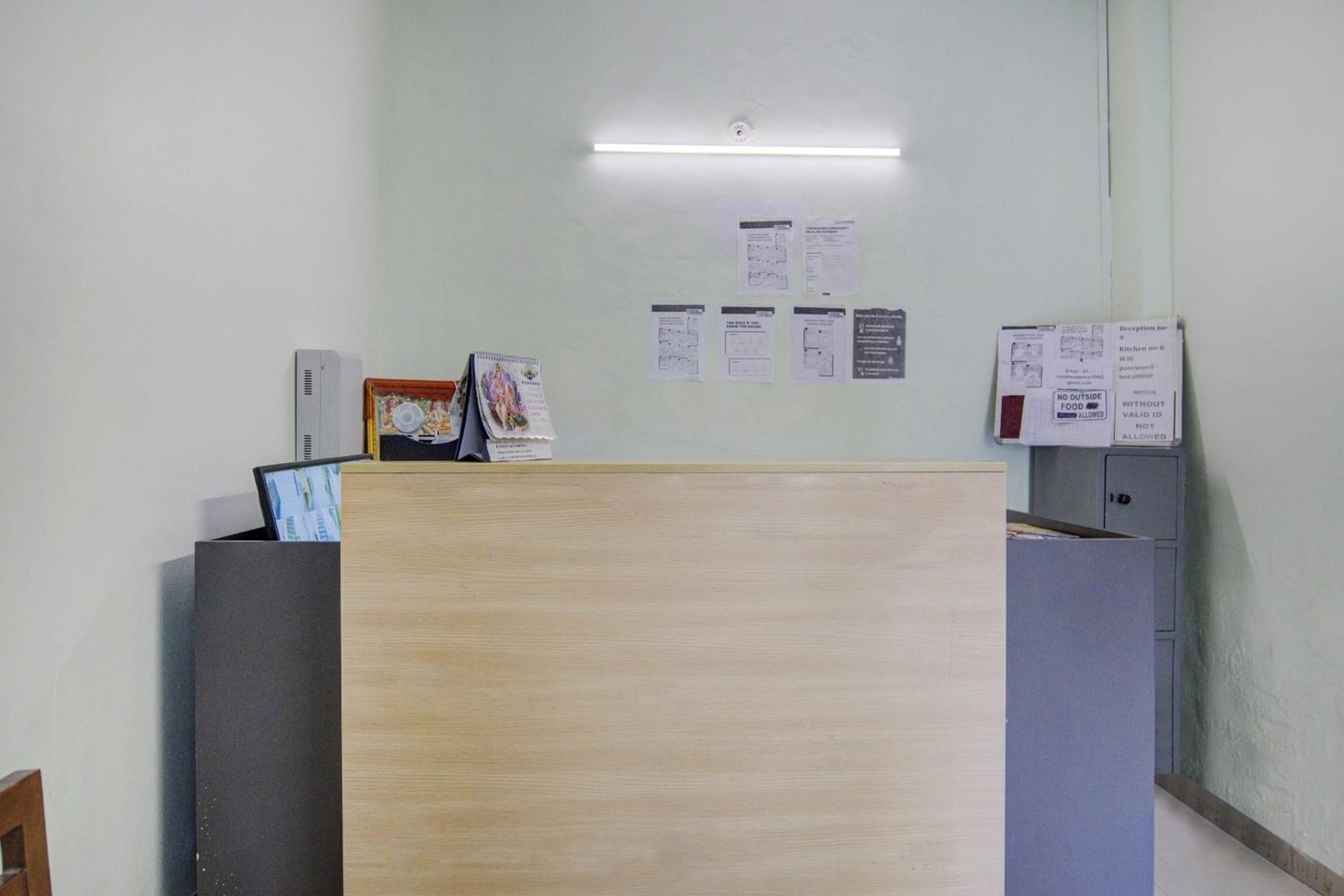 Lobby & Reception