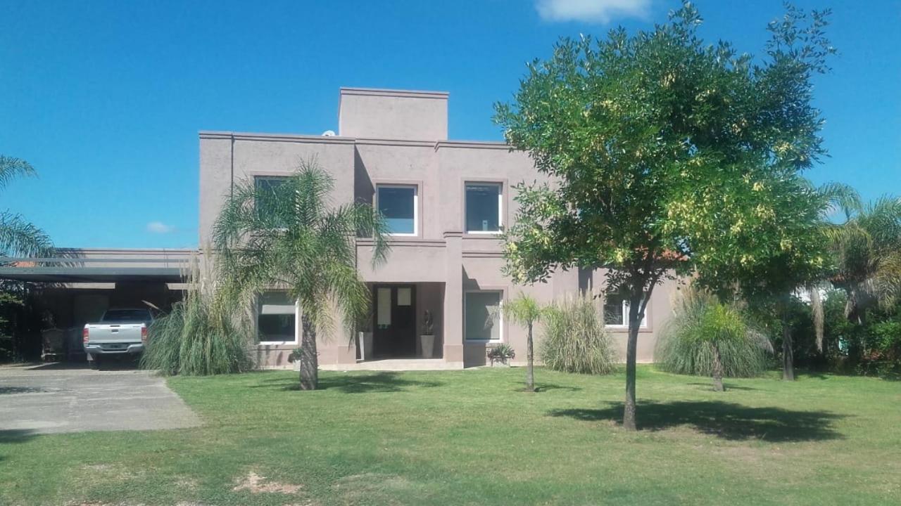 Casa de categoría en barrio privado