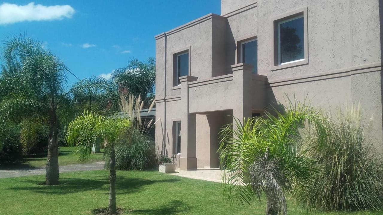 Casa de categoría en barrio privado