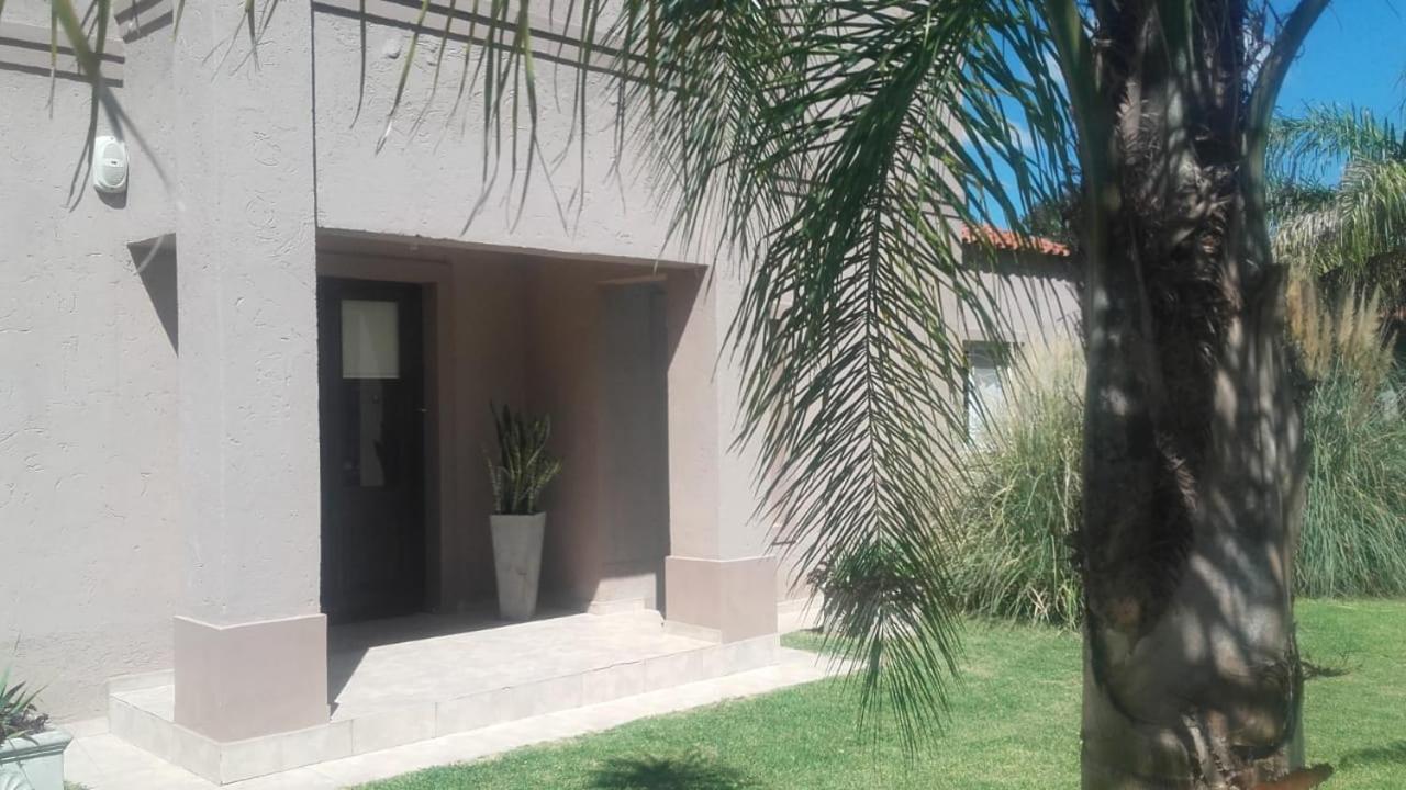 Casa de categoría en barrio privado