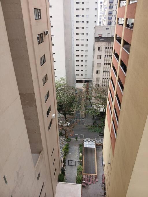 Apartamento Praia das Pitangueiras - Condomínio Golden Tower