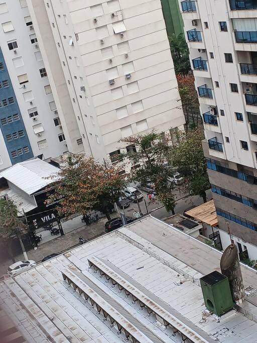 Apartamento Praia das Pitangueiras - Condomínio Golden Tower
