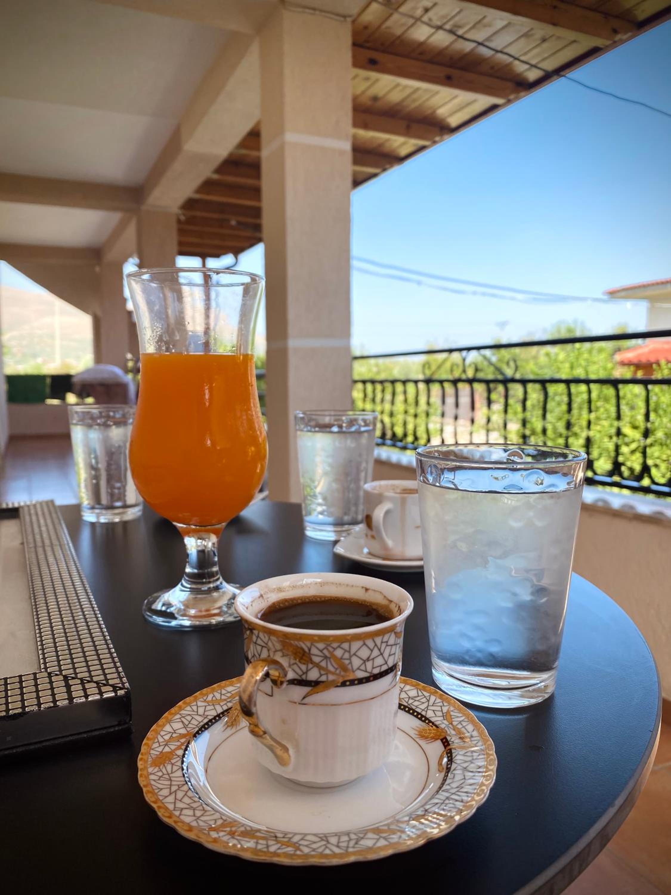 Villa Berat - View of Berat Castle & Traditional Breakfast