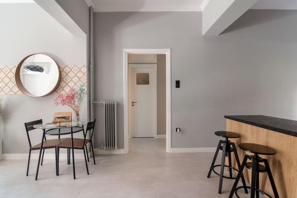 New 2 Bdr condo in Athens-4 mins walk to metro