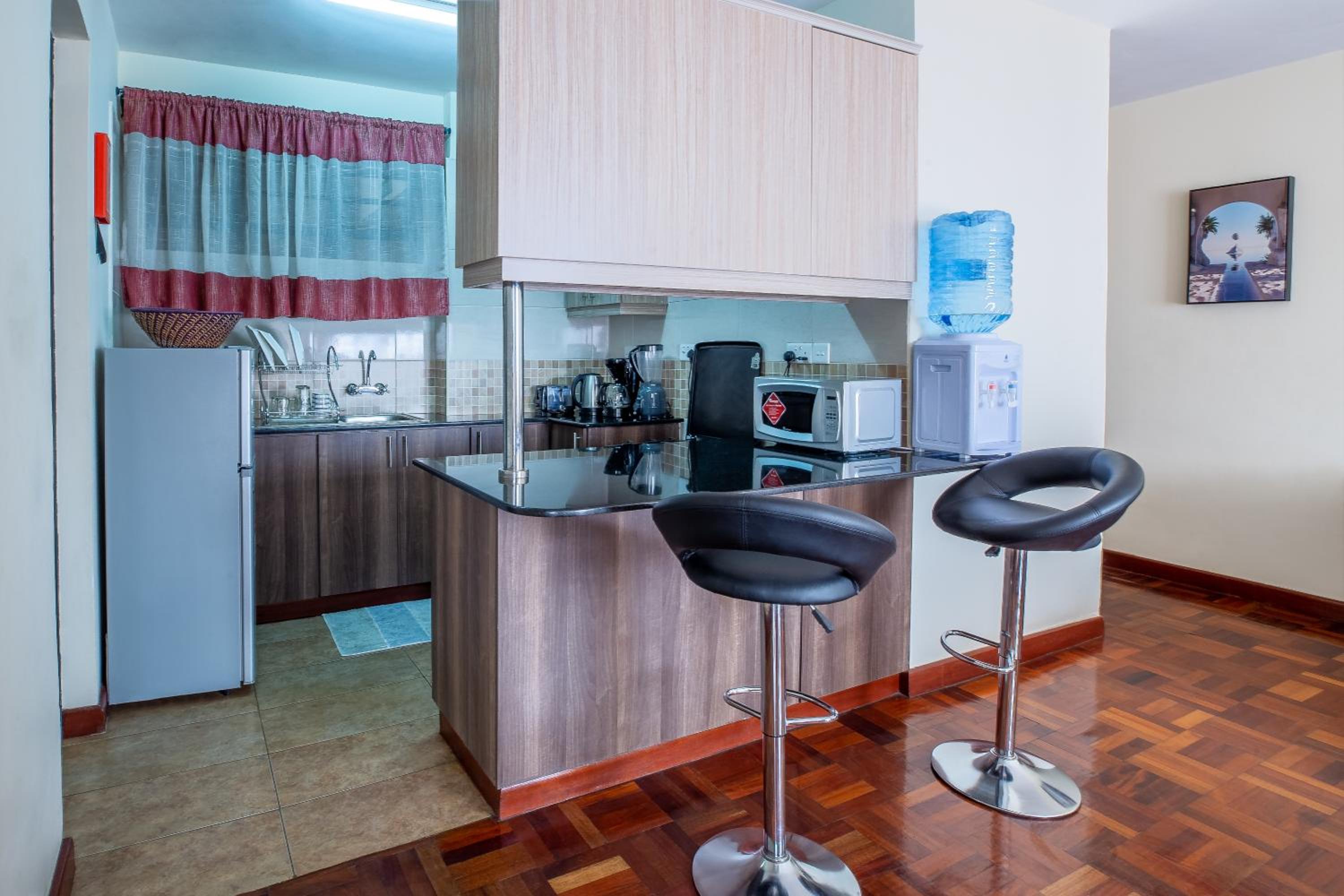 Kasty R Apartments -W Place view 4