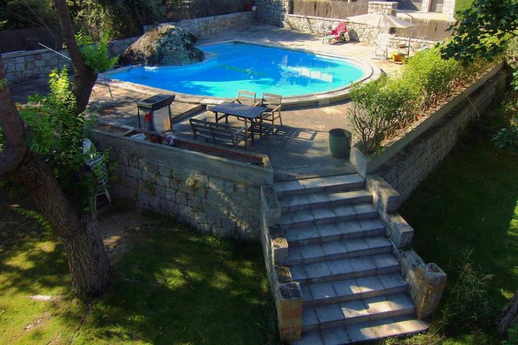 Casa rural piscina y barbacoa