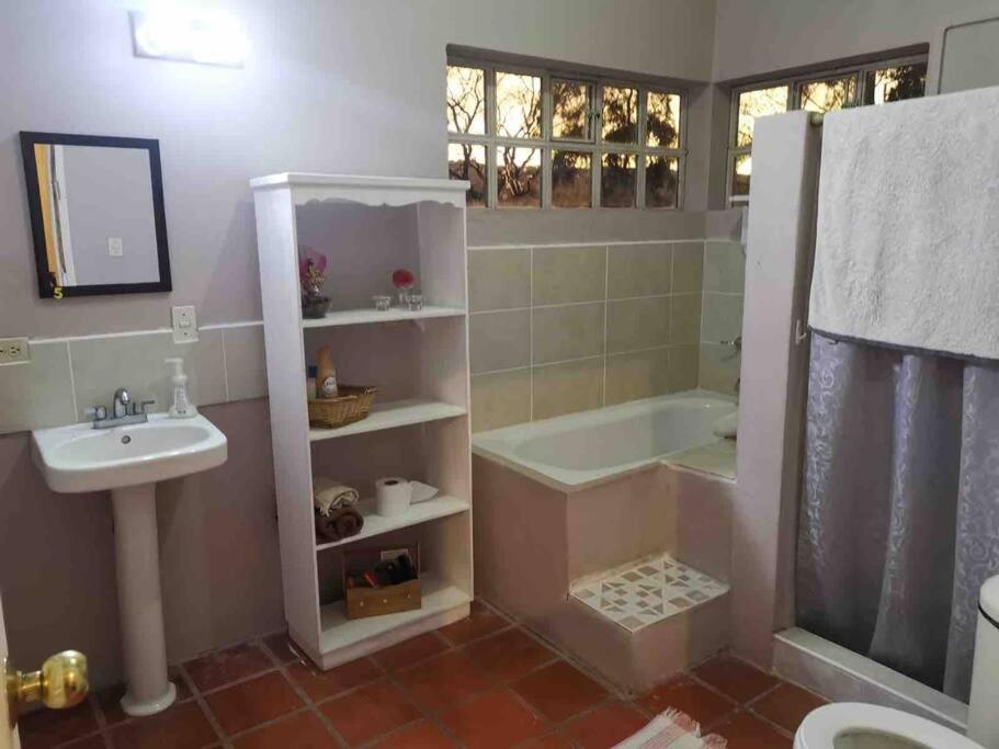 Acogedora casa de campo cerca de Tegucigalpa view 4
