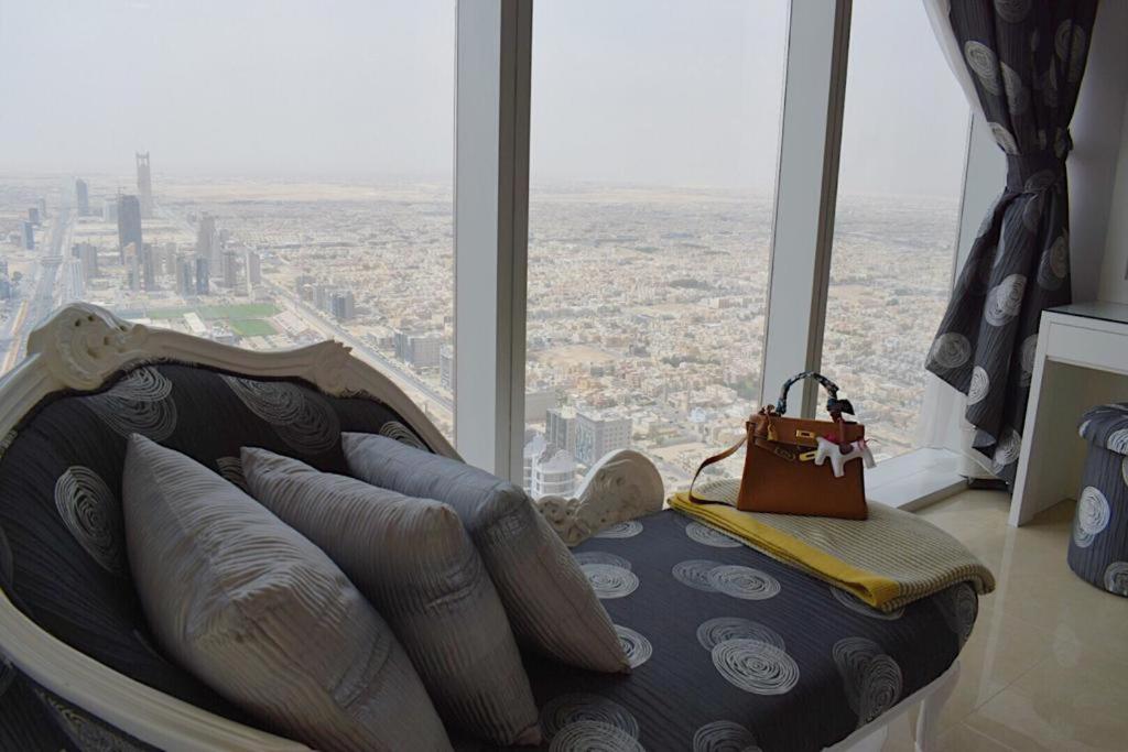 SkyView Apartment for Rent in Rafal Tower