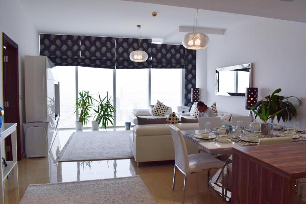 SkyView Apartment for Rent in Rafal Tower