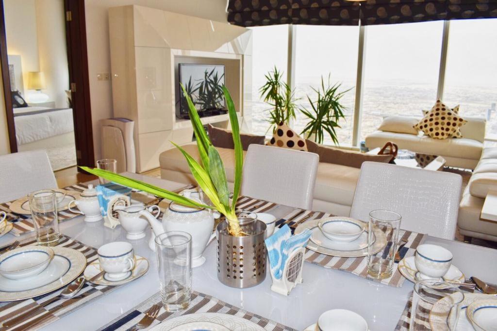 SkyView Apartment for Rent in Rafal Tower