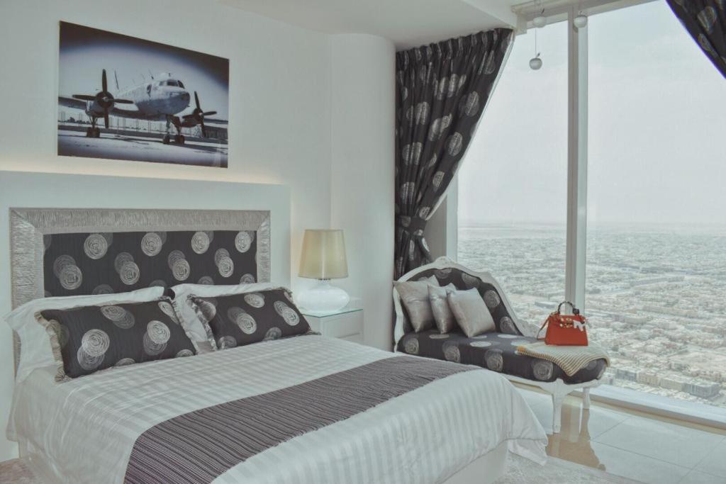 SkyView Apartment for Rent in Rafal Tower