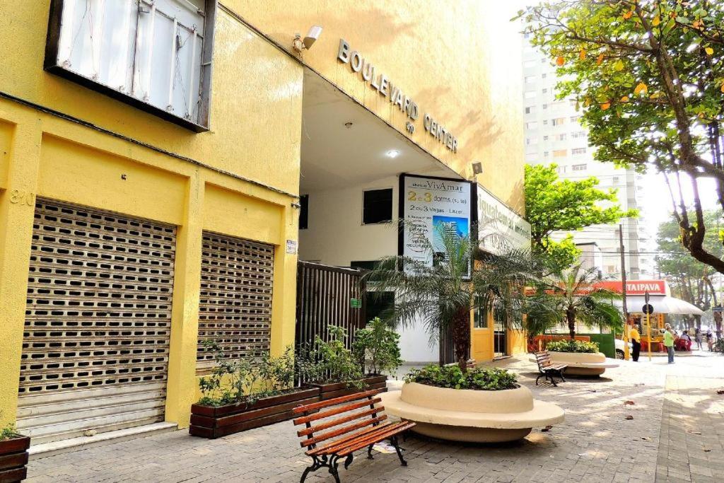 ApMar 15a até 8 pessoas - Pitangueiras Guarujá - 2 minutos da praia - 2 quartos e 1 suíte com Ar Condicionado - 1 Vaga Garagem 24h - Próximo de mercados, b