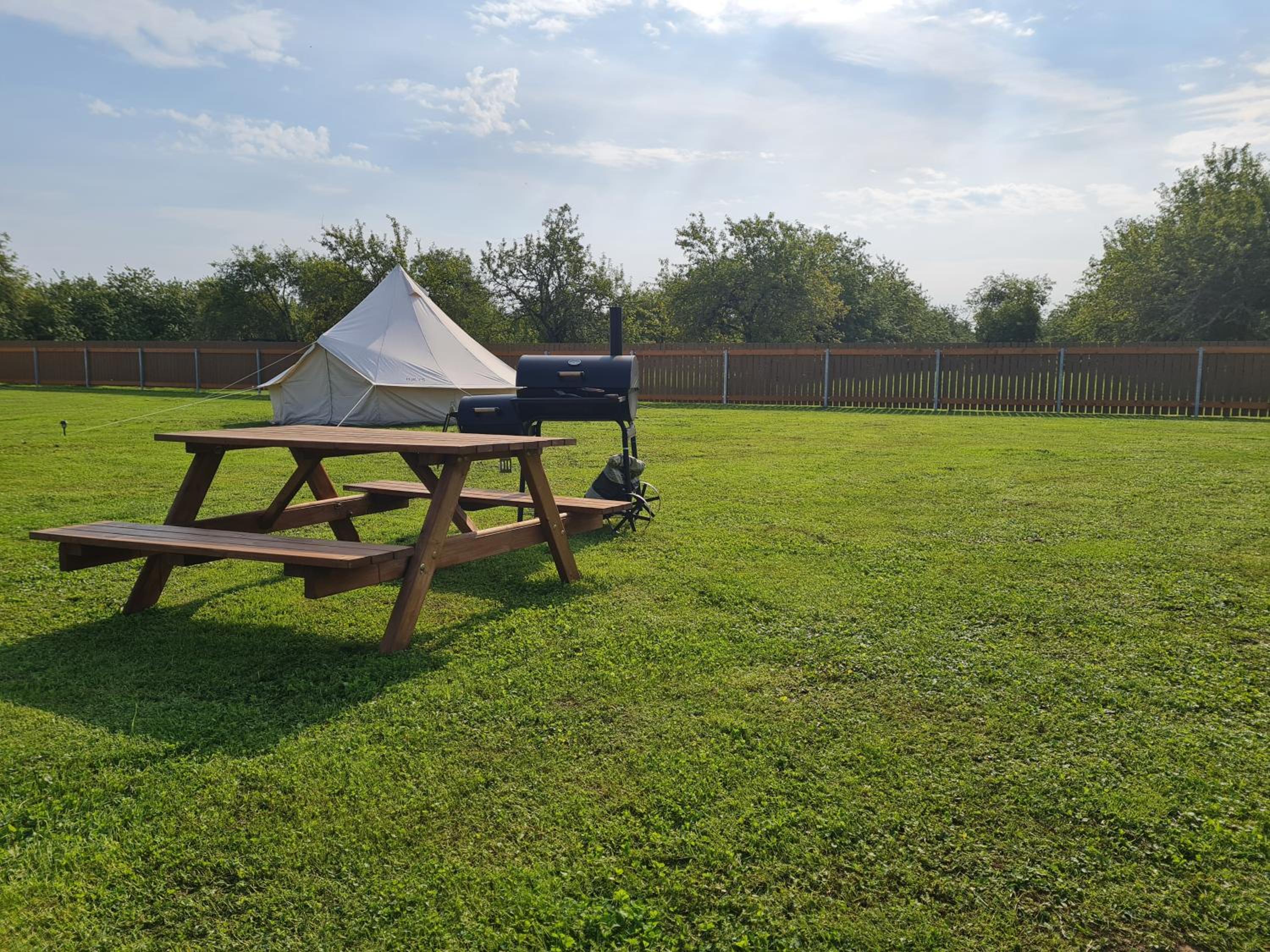 Salomon Glamping