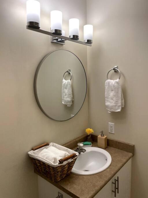 Cozy Guest Suite Near Parks