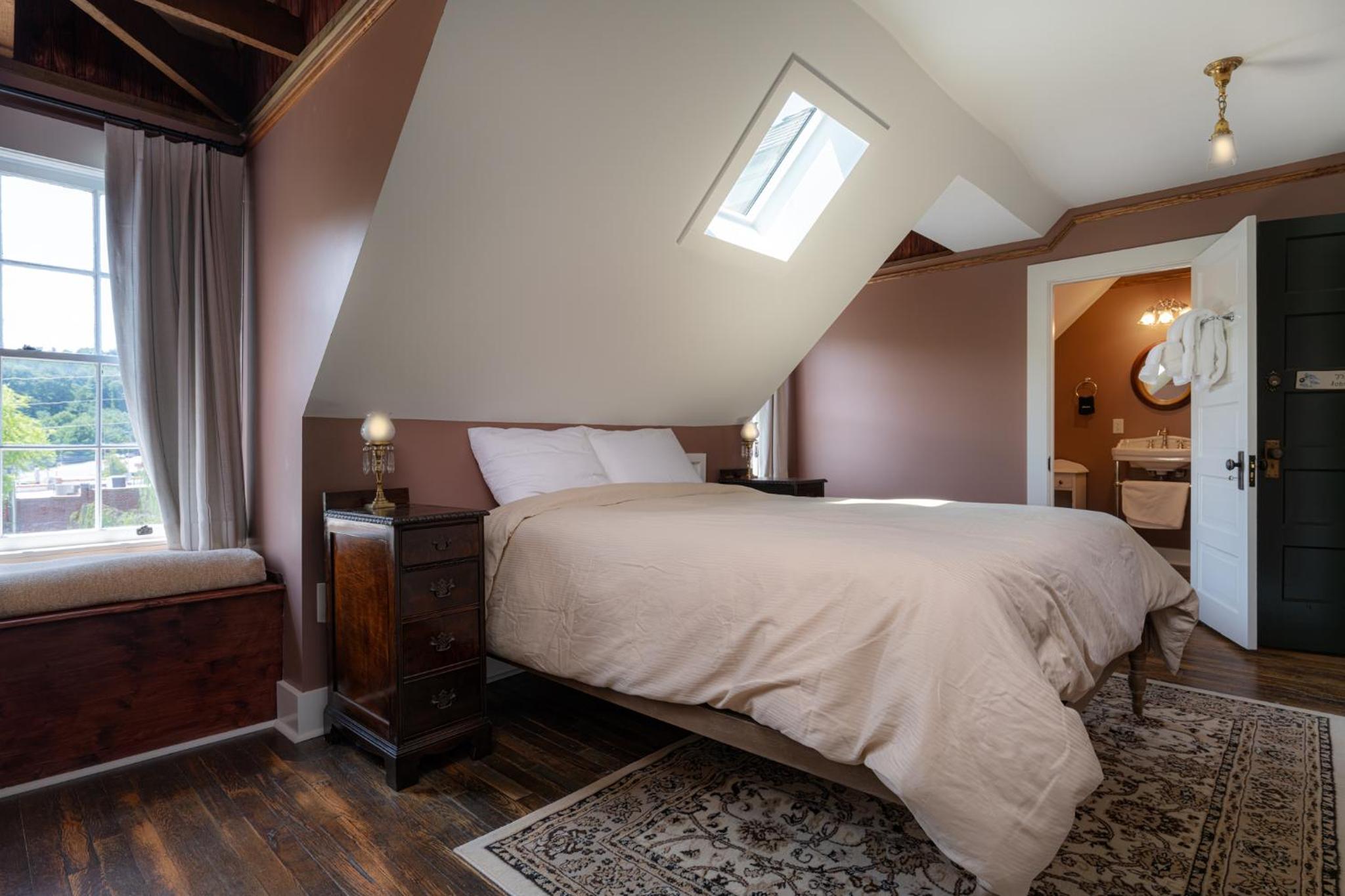 The NuWray Hotel & Carriage House view 3