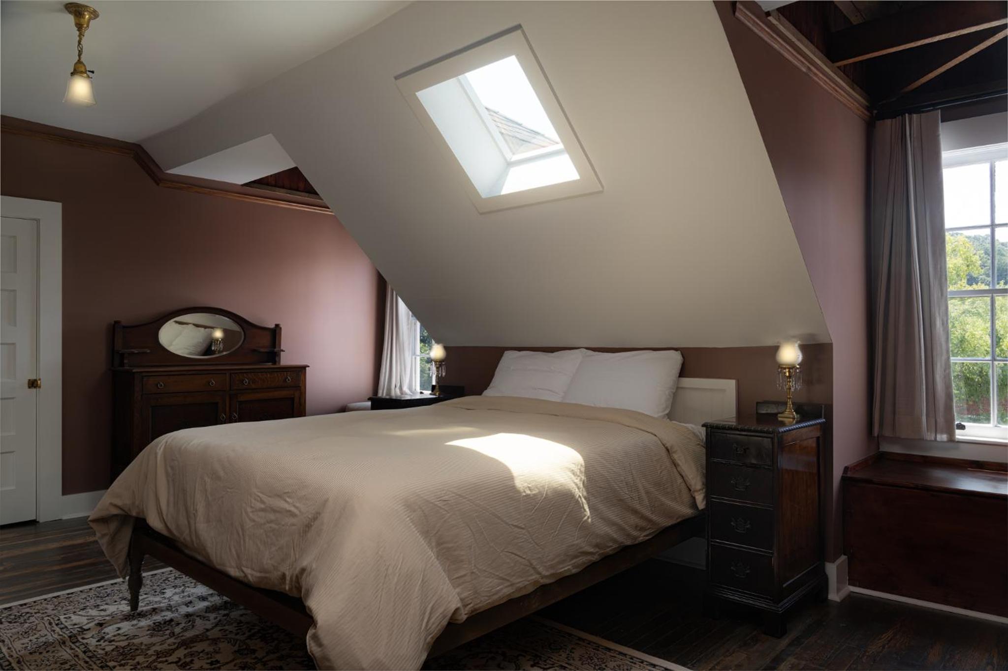 The NuWray Hotel & Carriage House view 4
