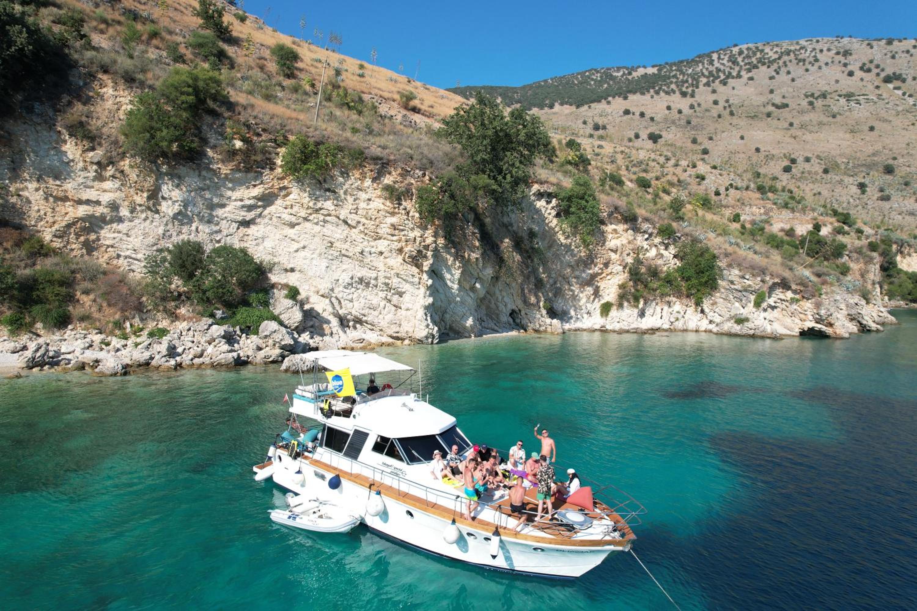 Monun Yacht