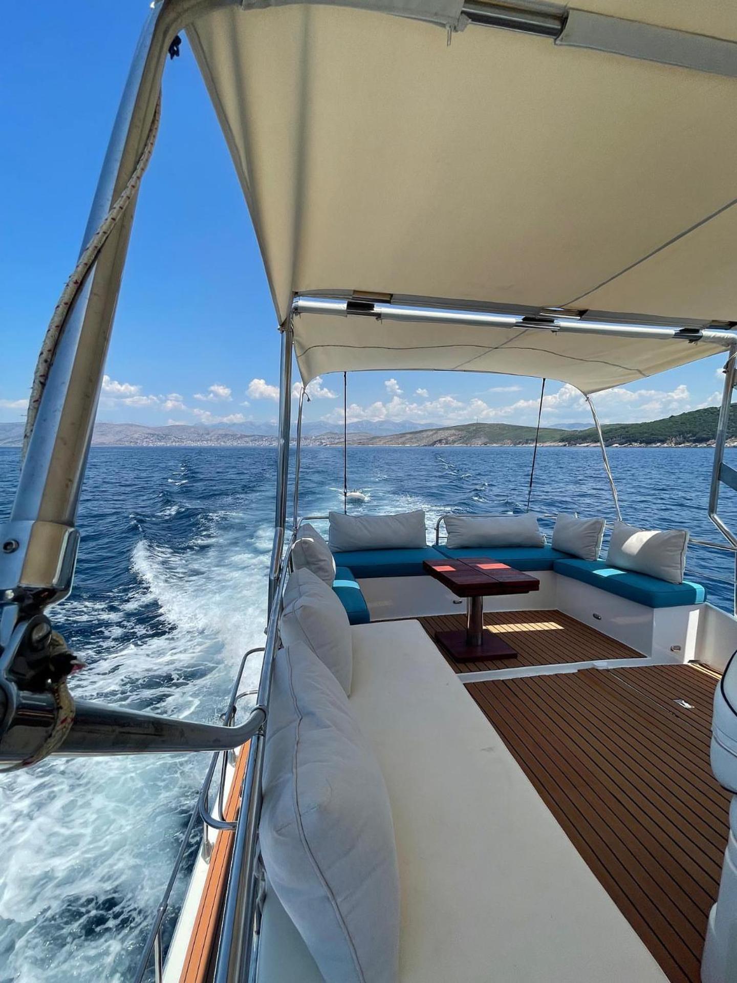 Monun Yacht