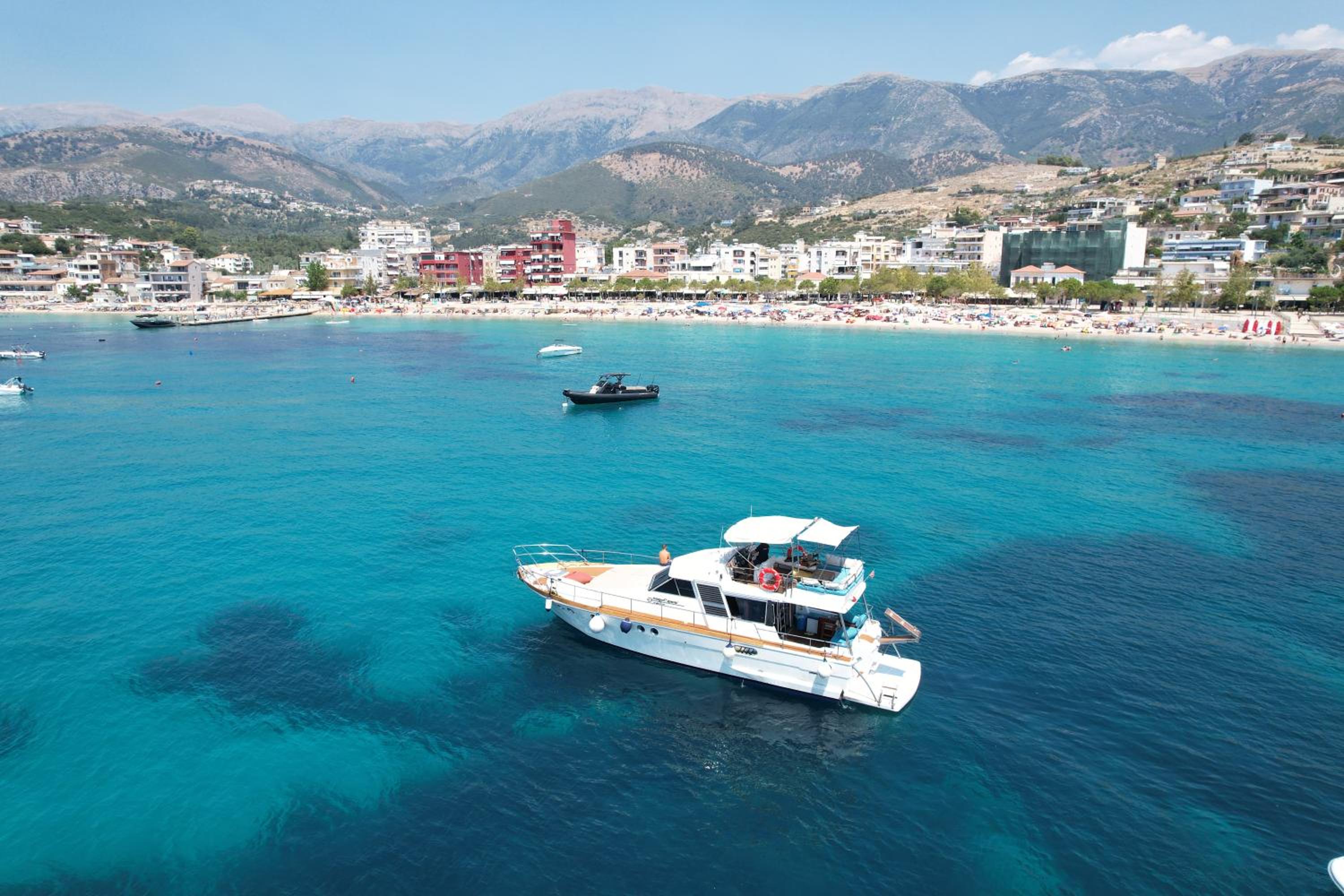 Monun Yacht
