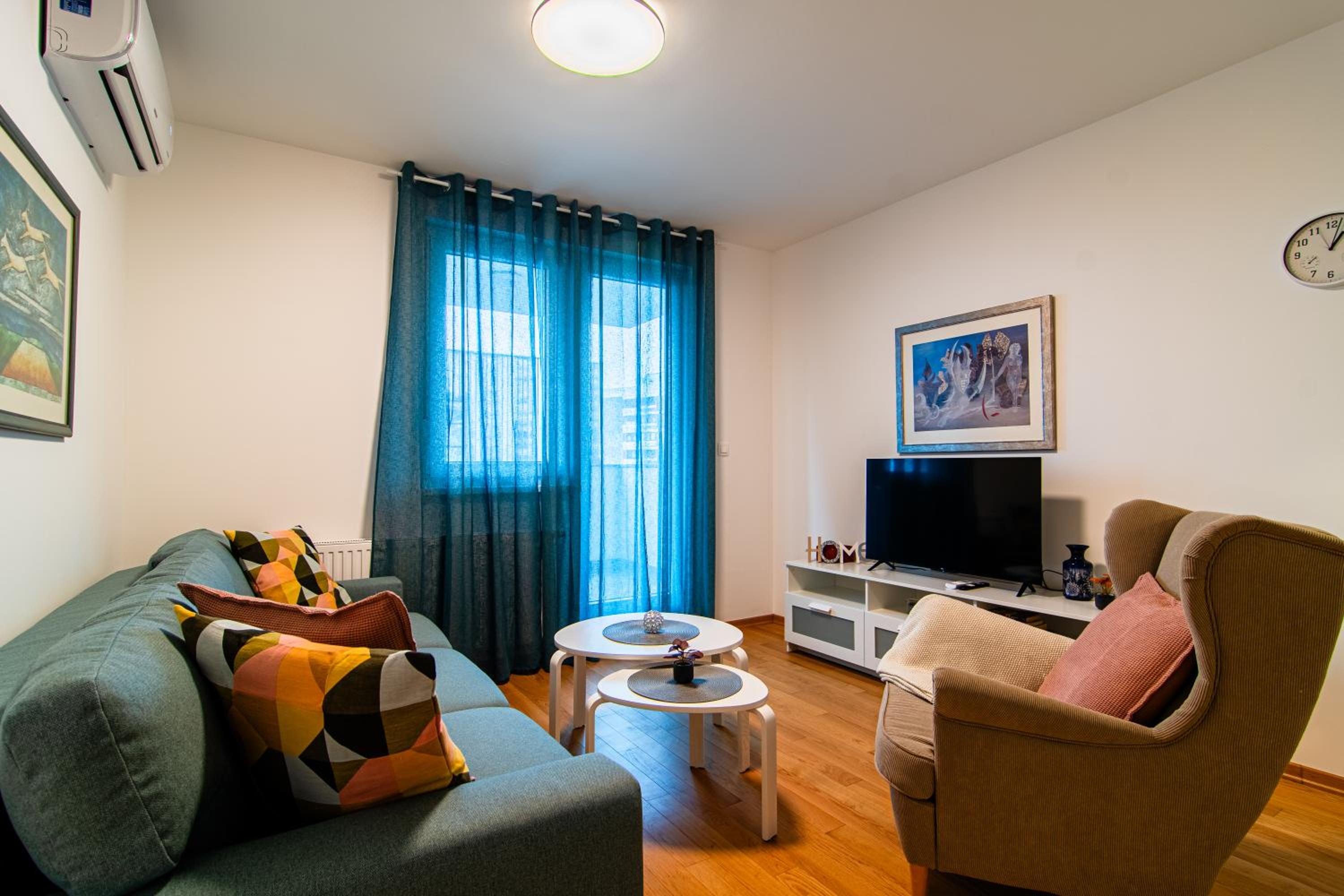 Flexible SelfCheckIns 107 - Zagreb - Garage - Loggia - Bedroom view 3