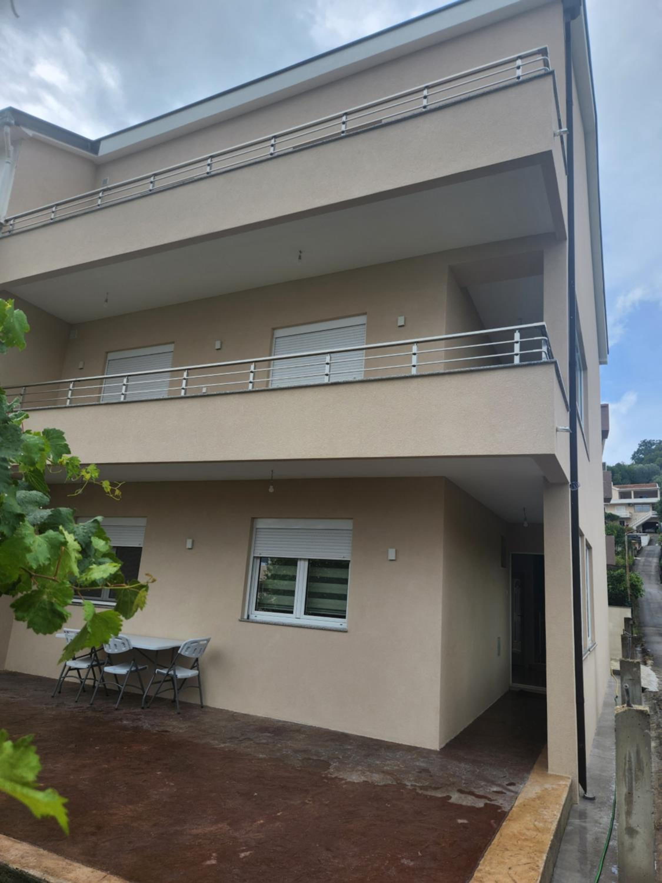Duraku Apartment