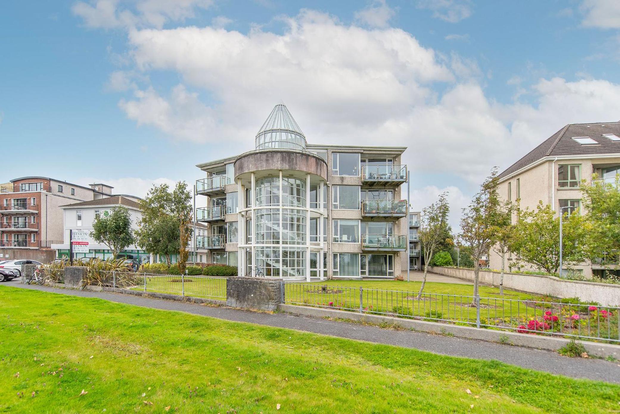 Seaview apartment in Galway view 2