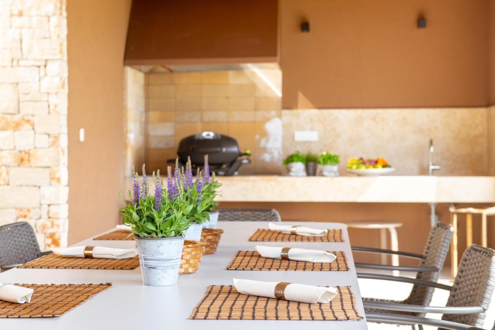 Villa Sanpadeo by Rent Istria