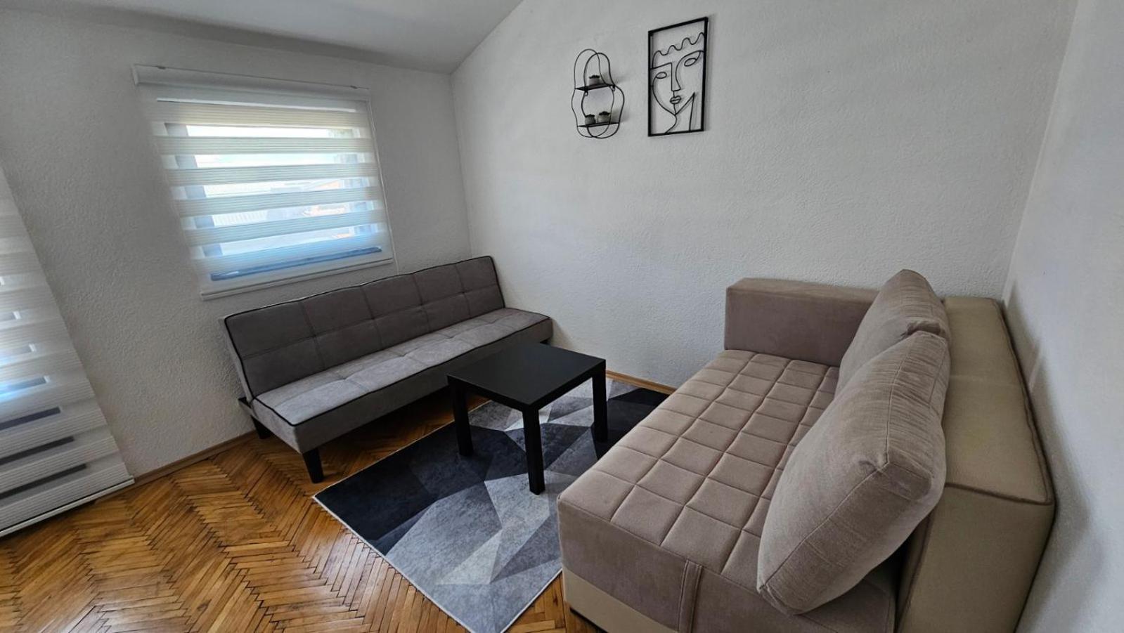 Property Sim-Vlae