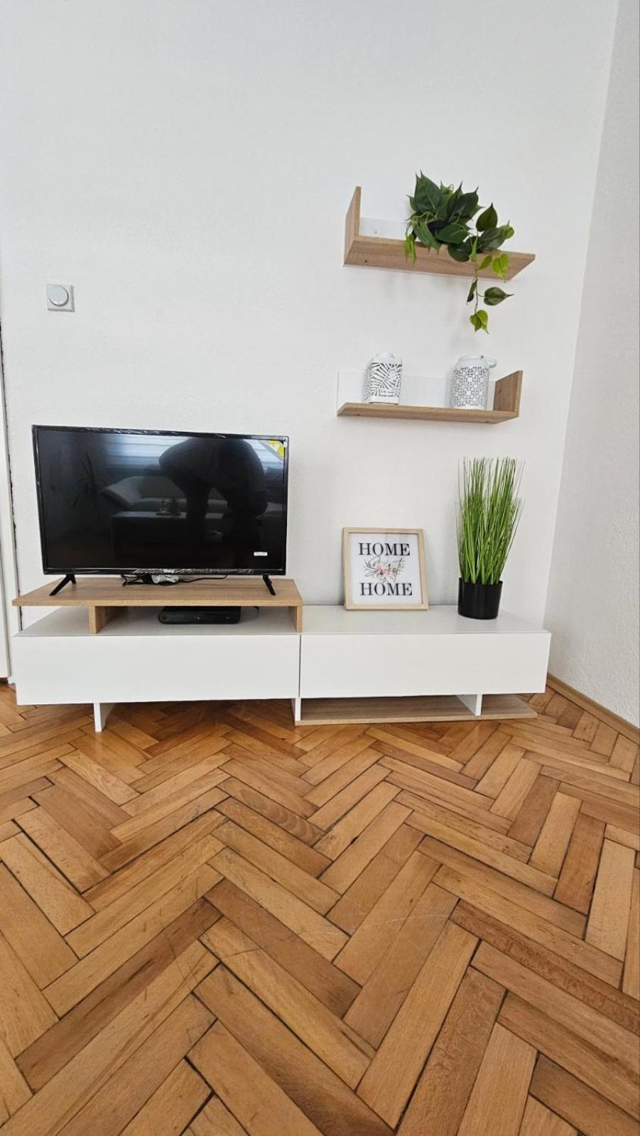 Property Sim-Vlae