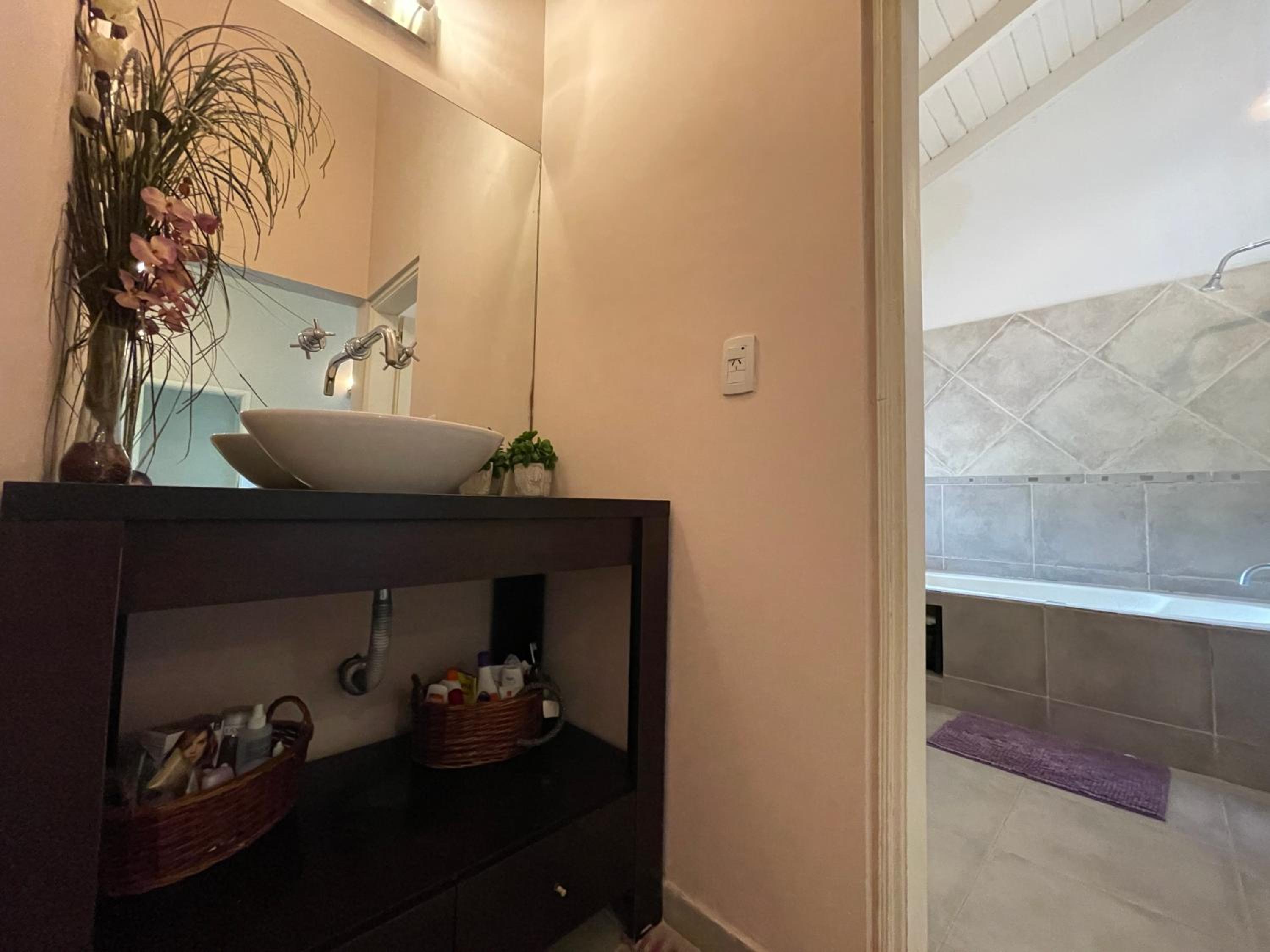 Casa de categoría en barrio privado