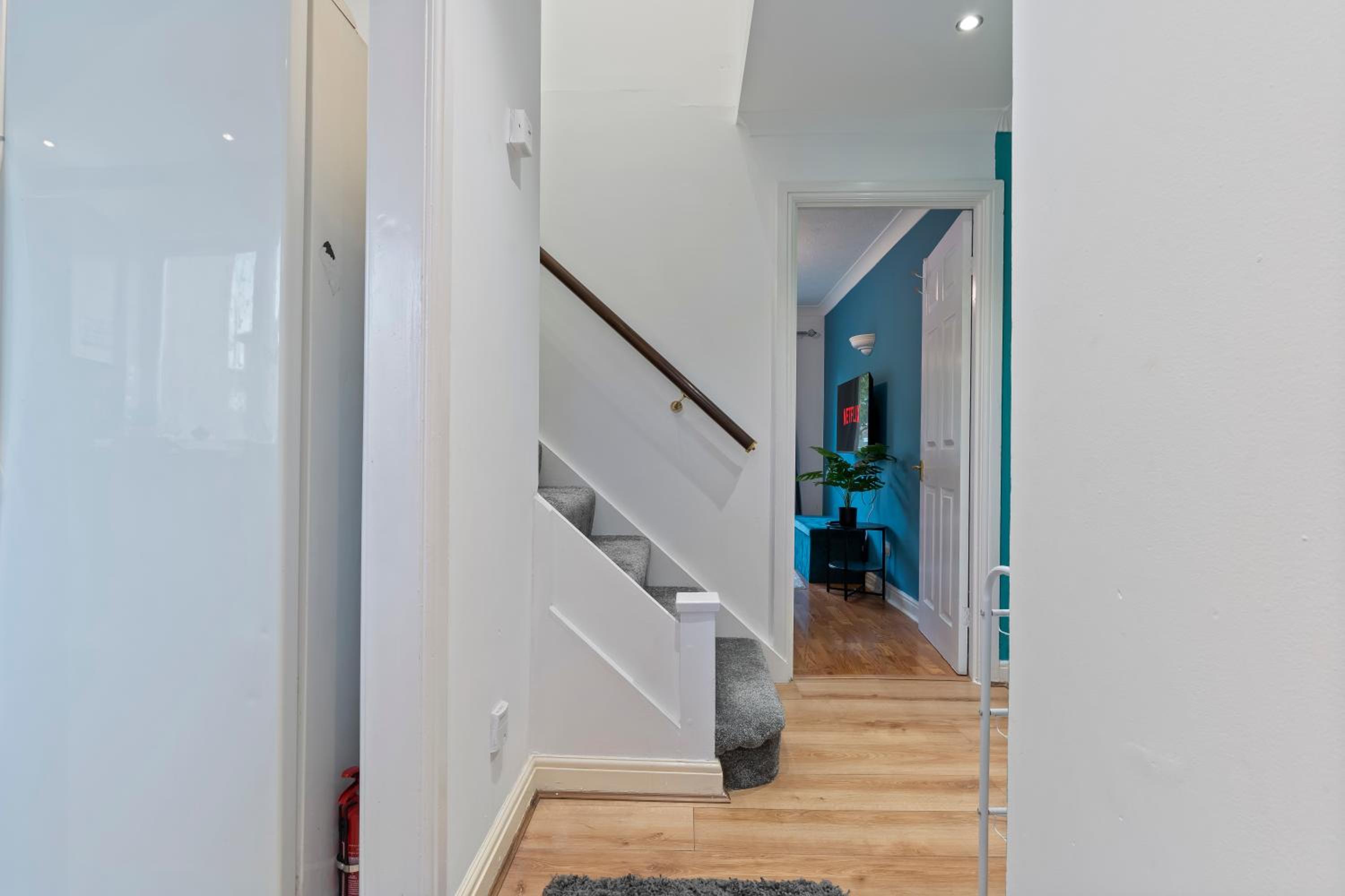 Lovely 4BR house in the city with Parking