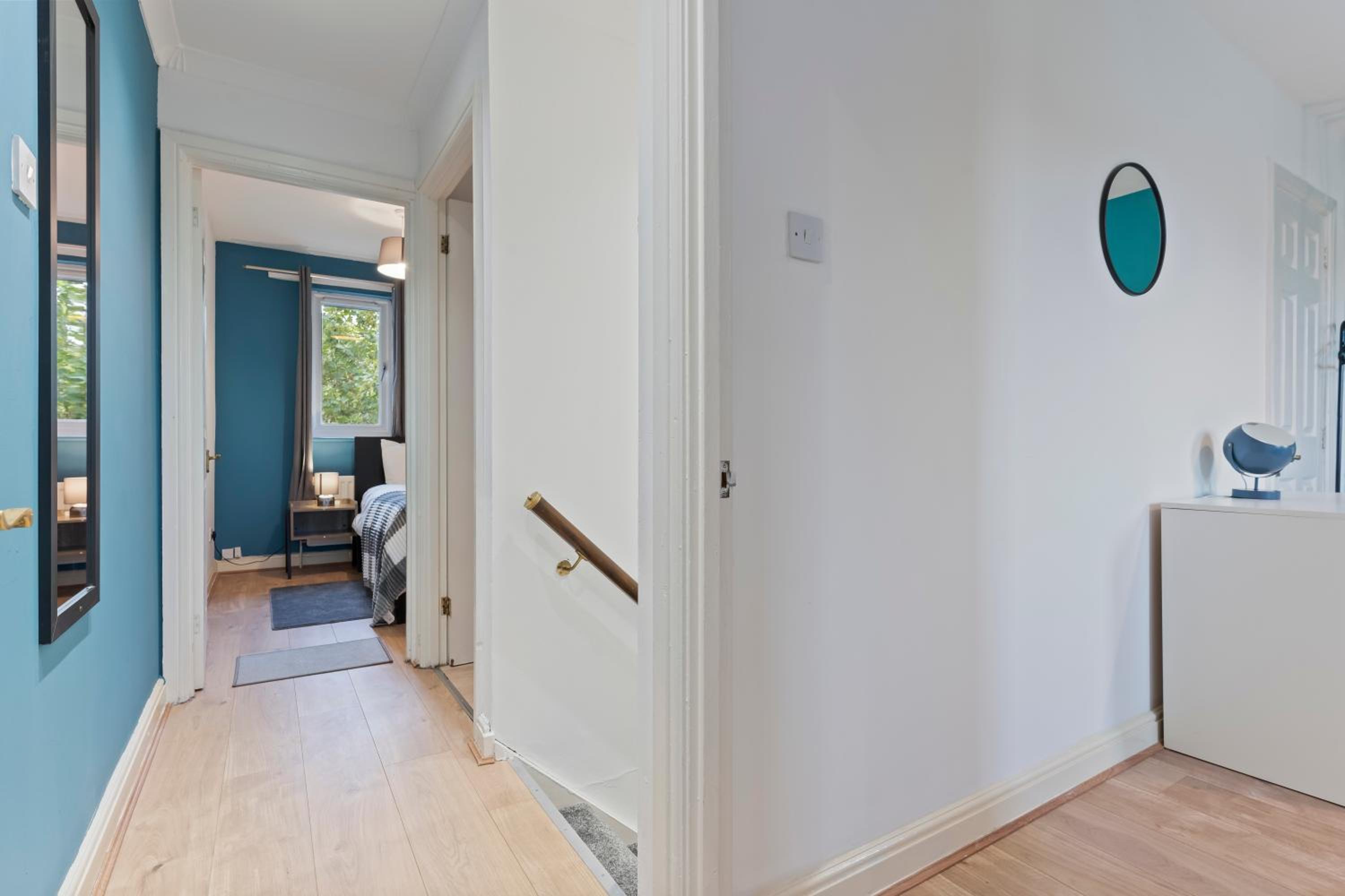 Lovely 4BR house in the city with Parking