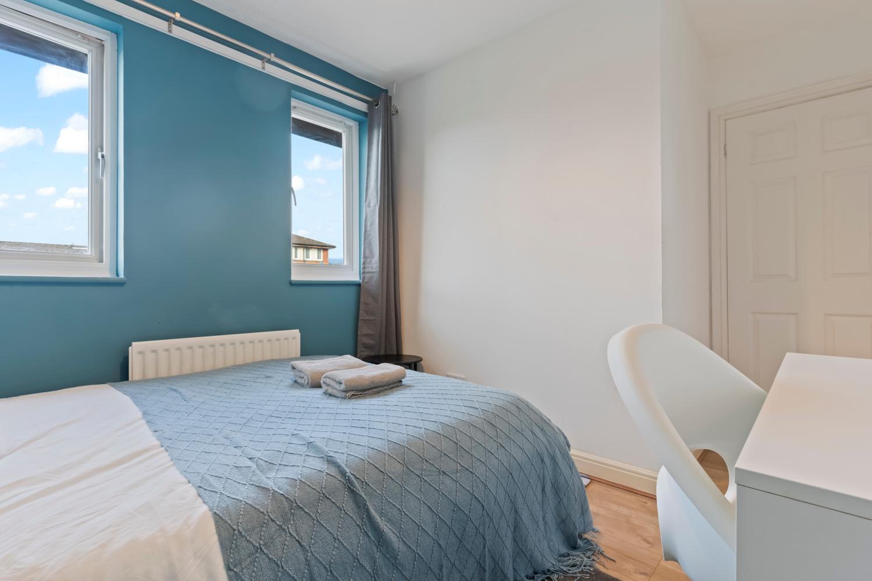 Lovely 4BR house in the city with Parking