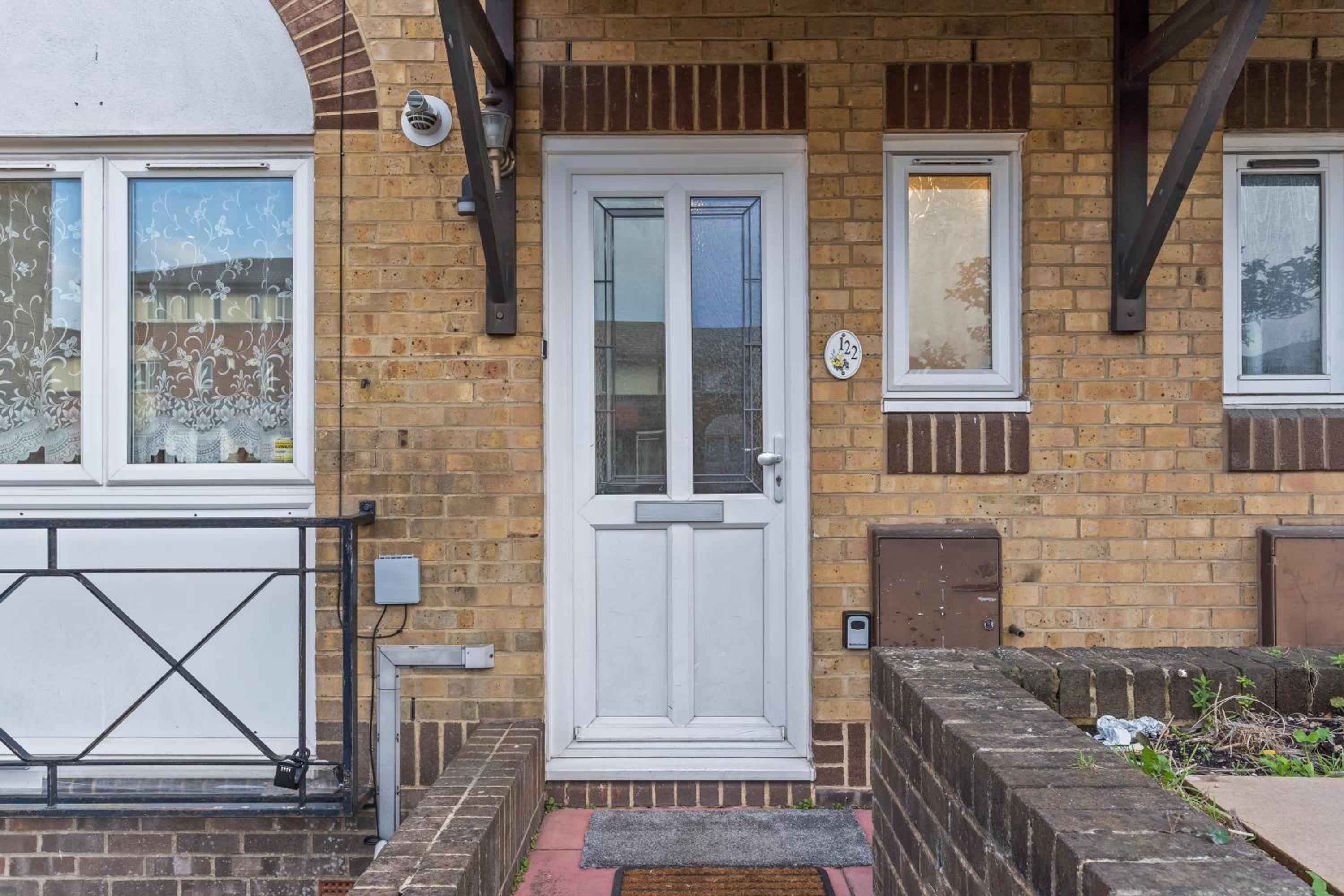 Lovely 4BR house in the city with Parking