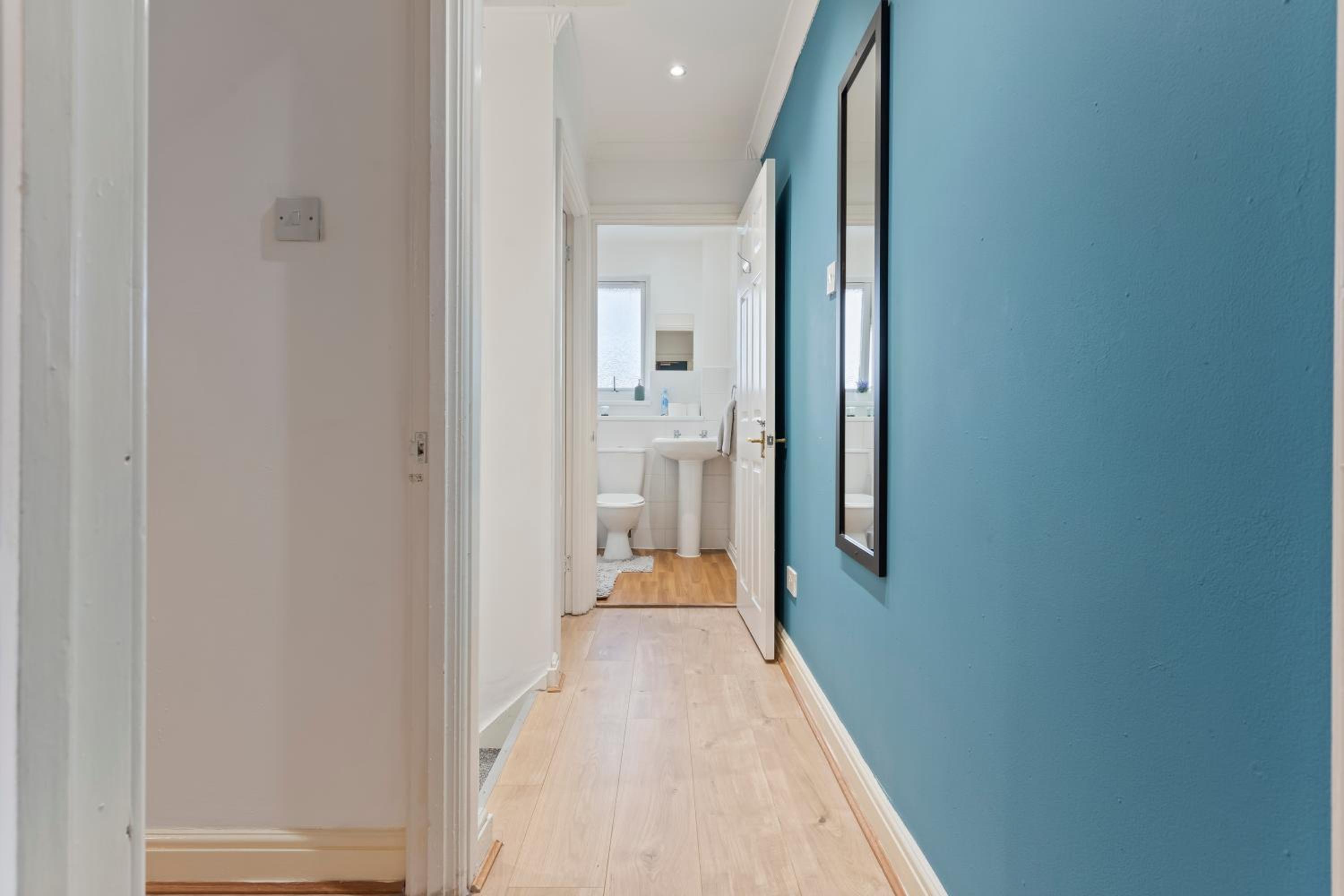 Lovely 4BR house in the city with Parking