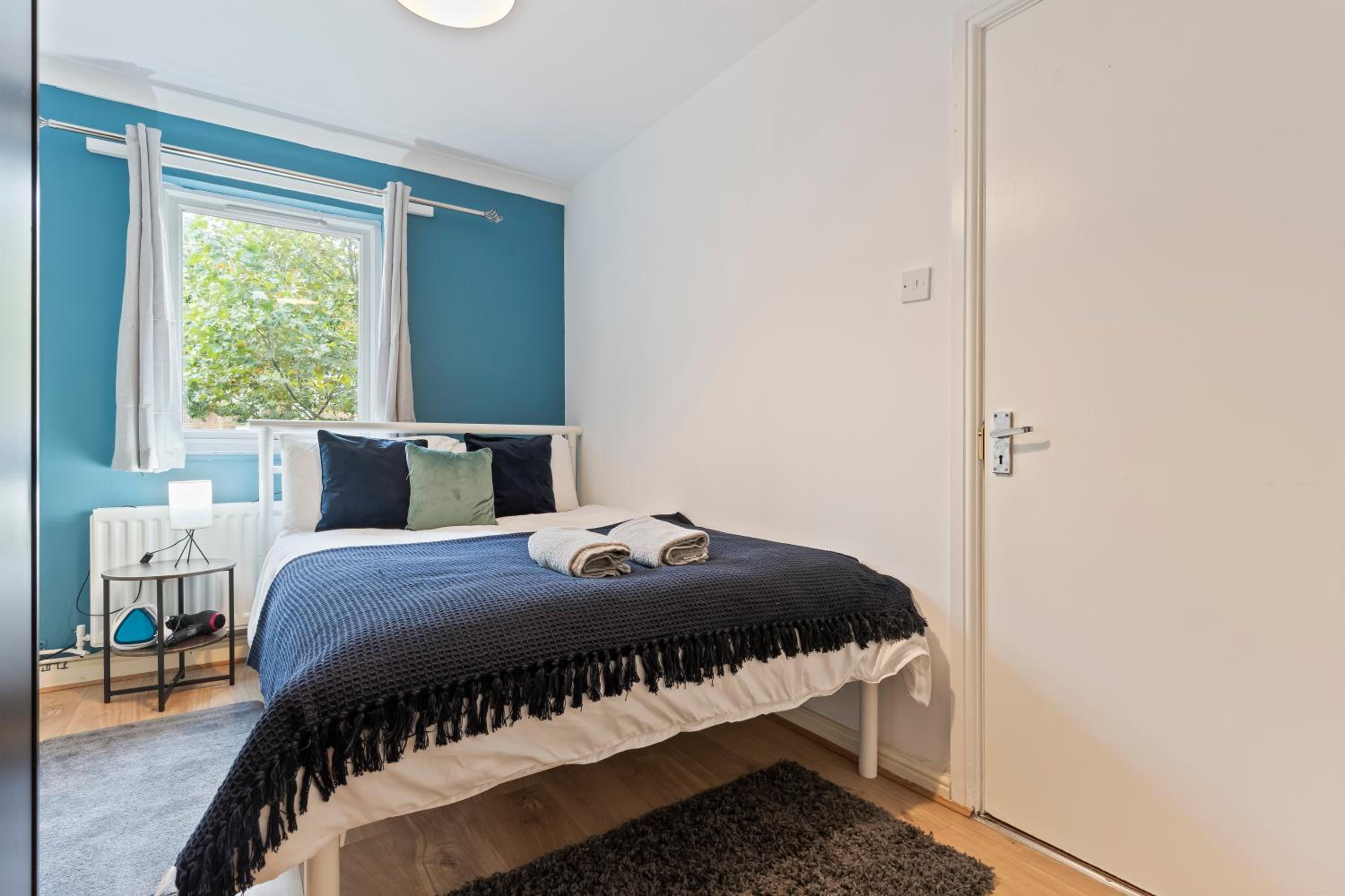 Lovely 4BR house in the city with Parking