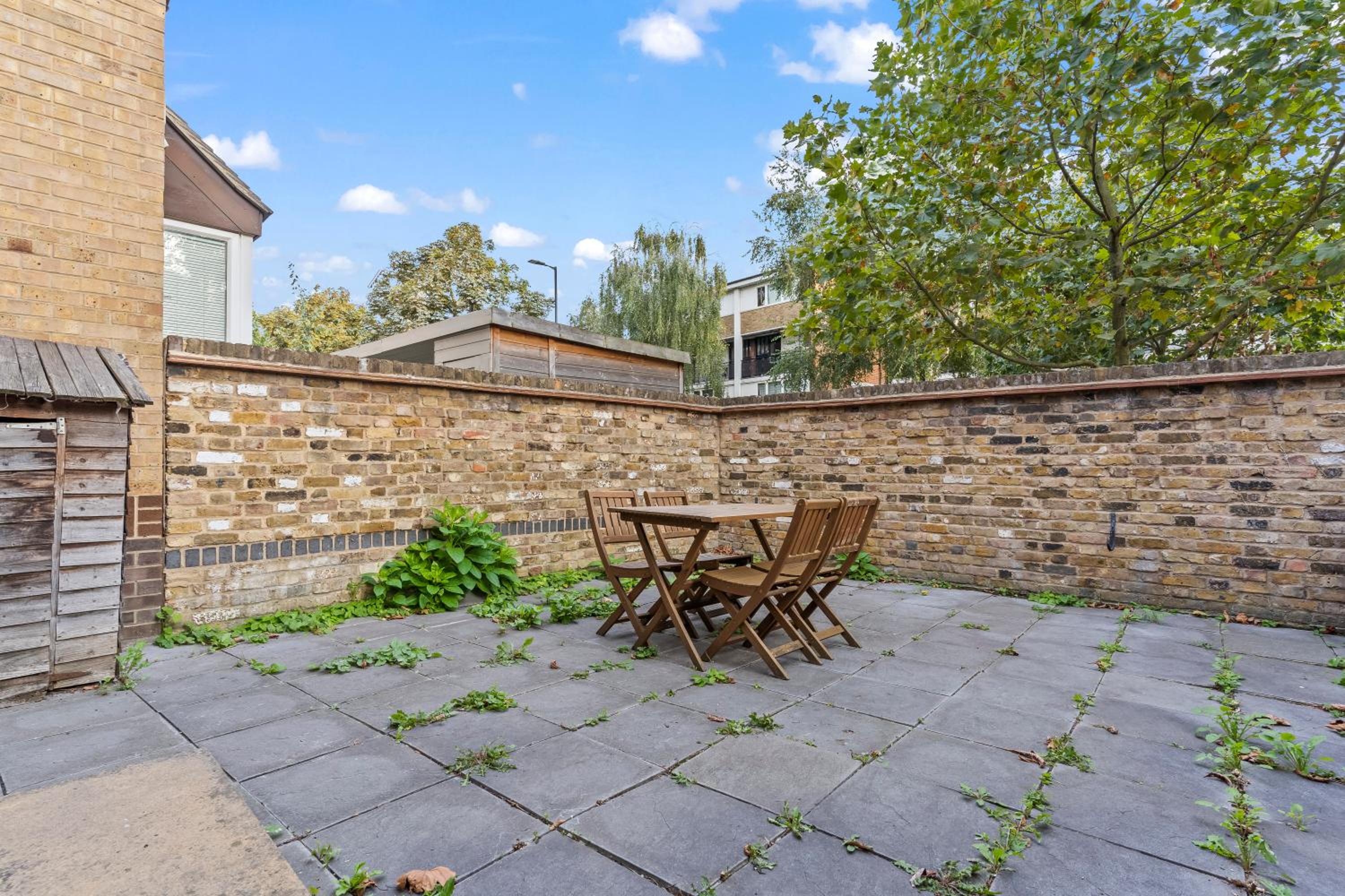 Lovely 4BR house in the city with Parking