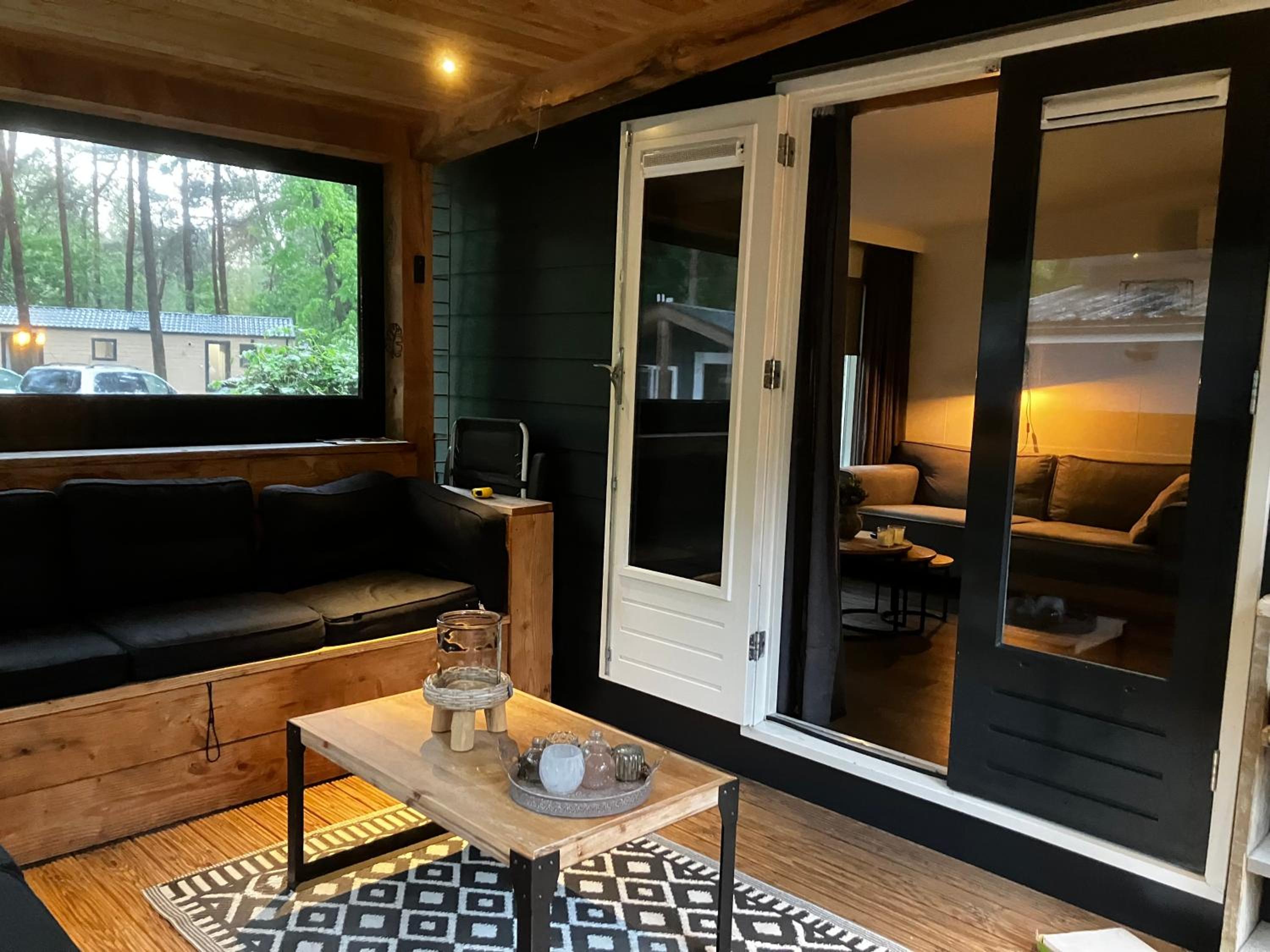 Chalet bosrijk Midden in de natuur-eten&drinken-activiteiten-ontspanning-en nog veel meer view 4