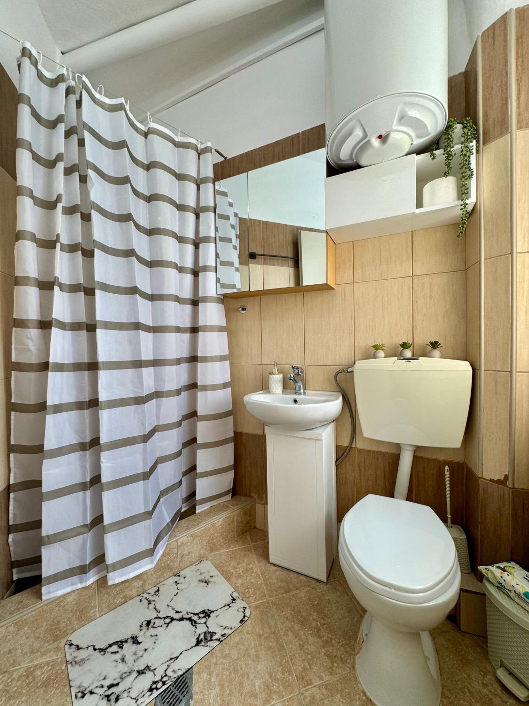 GoldenEva Retreat