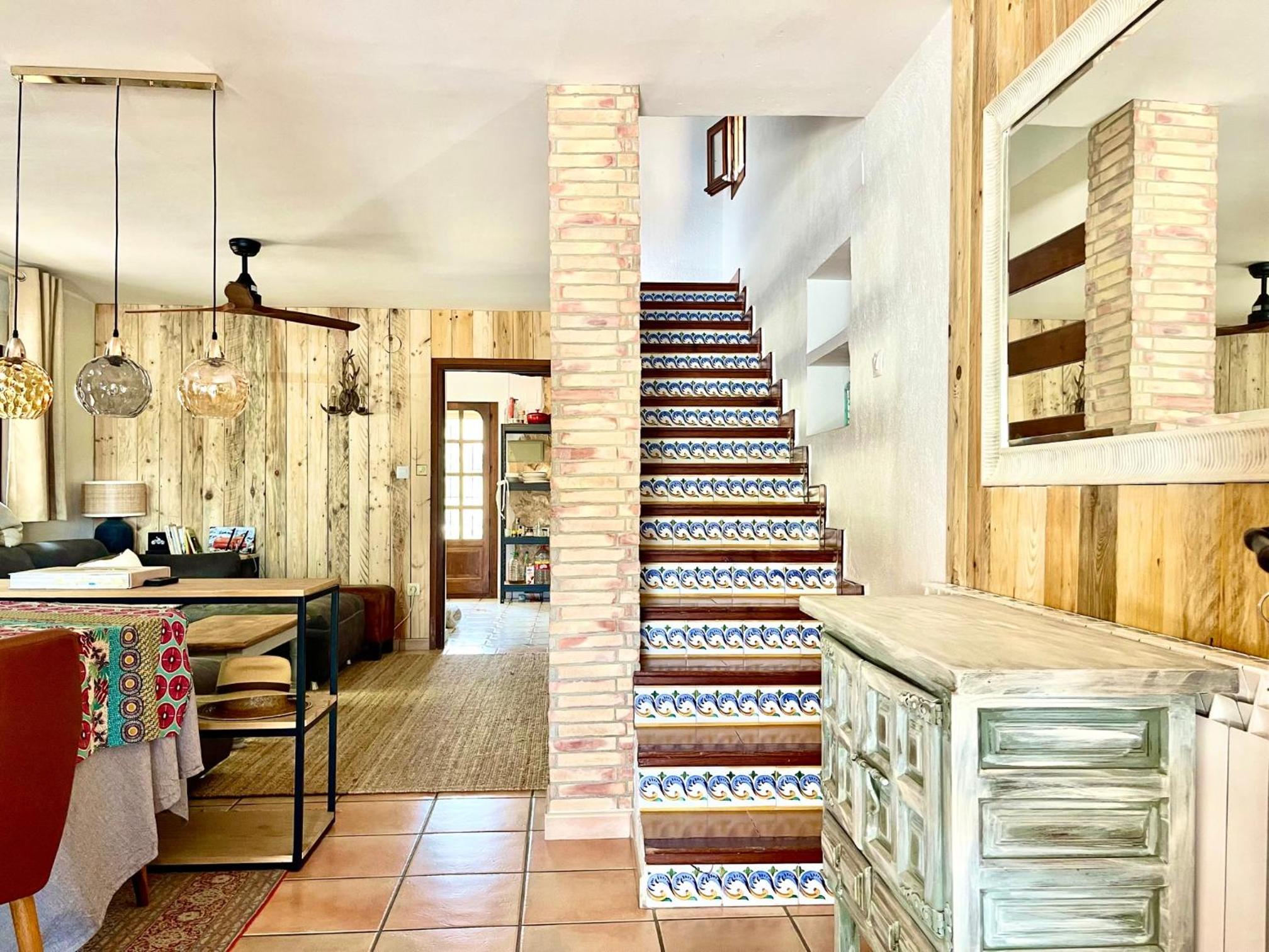sunny villa with sea view, lots of land, very quiet view 2