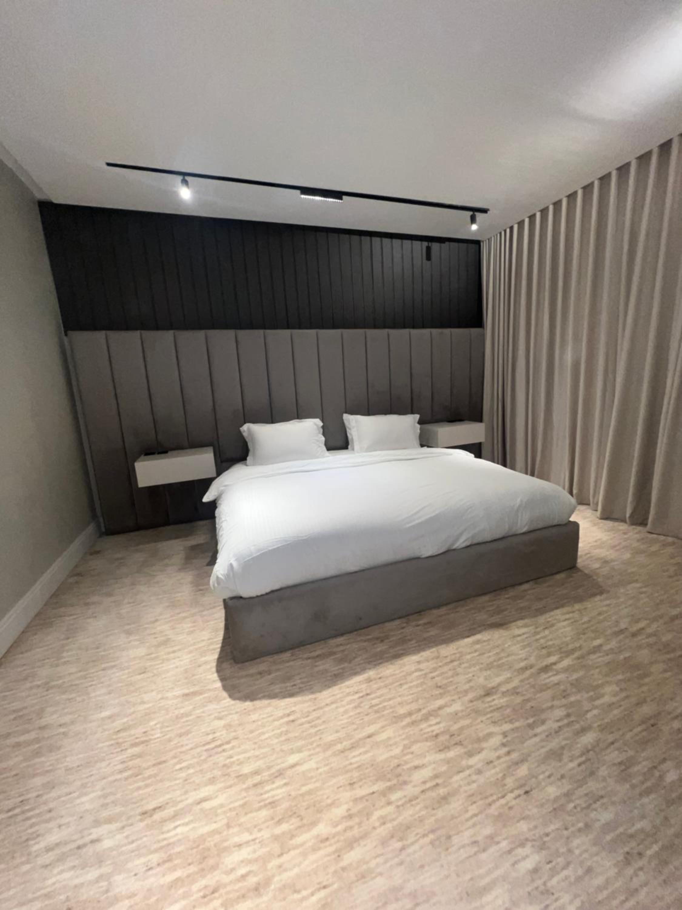 Prestige 1 bedroom apartment
