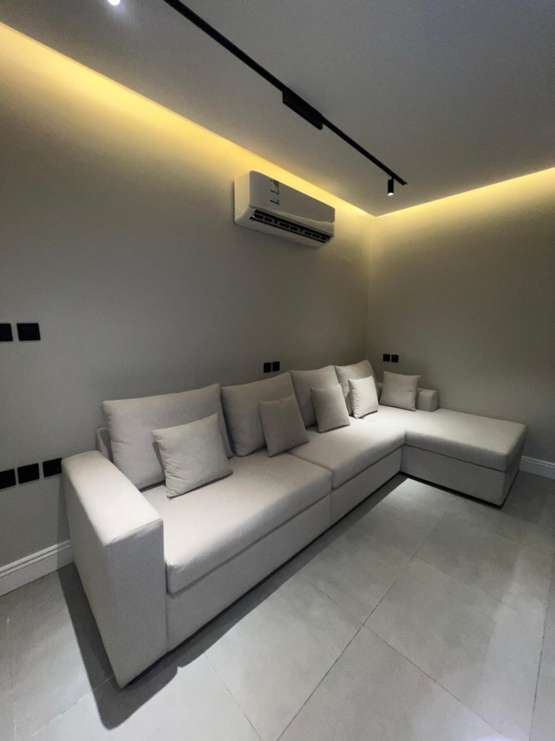 Prestige 1 bedroom apartment