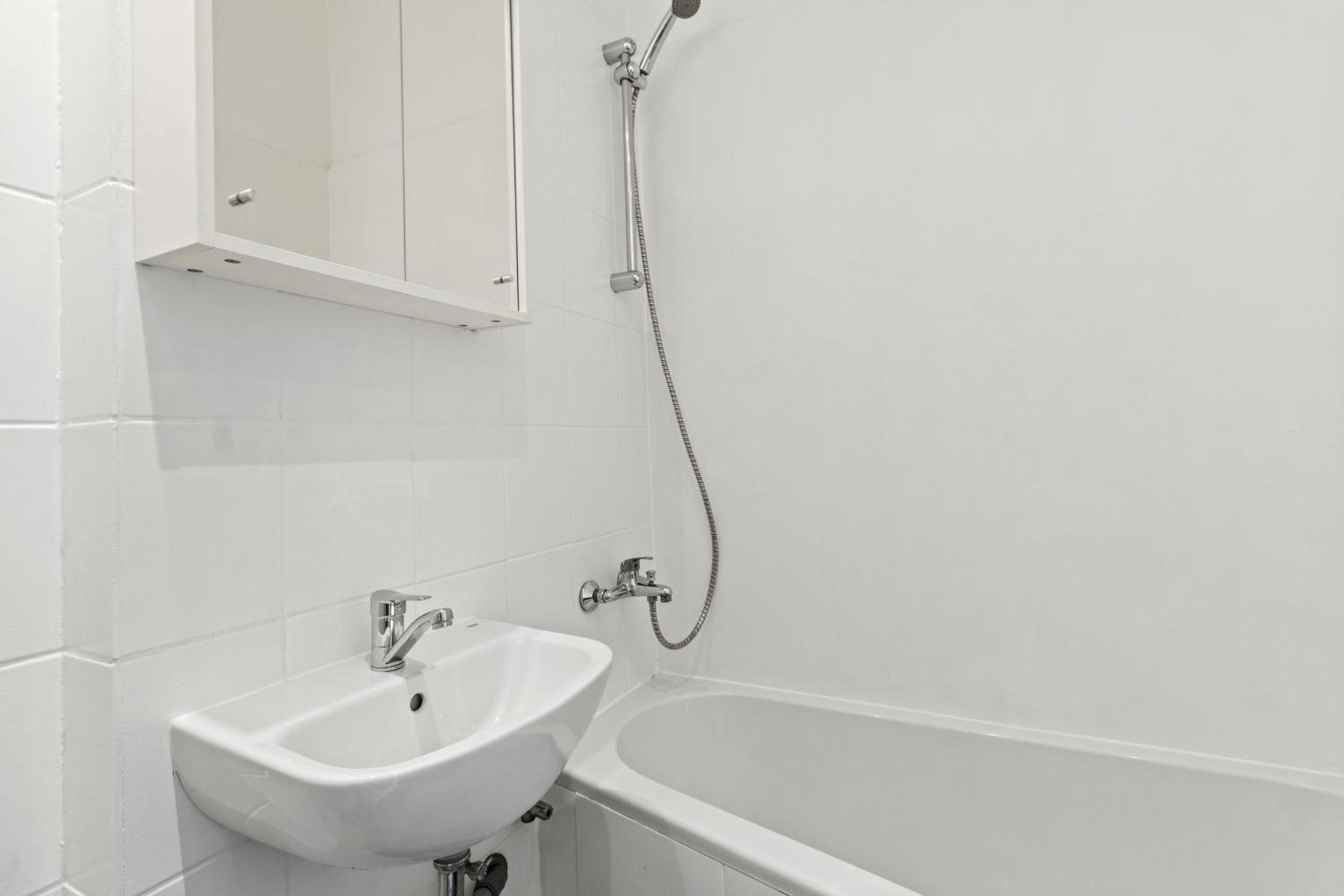 Balcony Apartment, 4 min to U3 Zipperer Straße