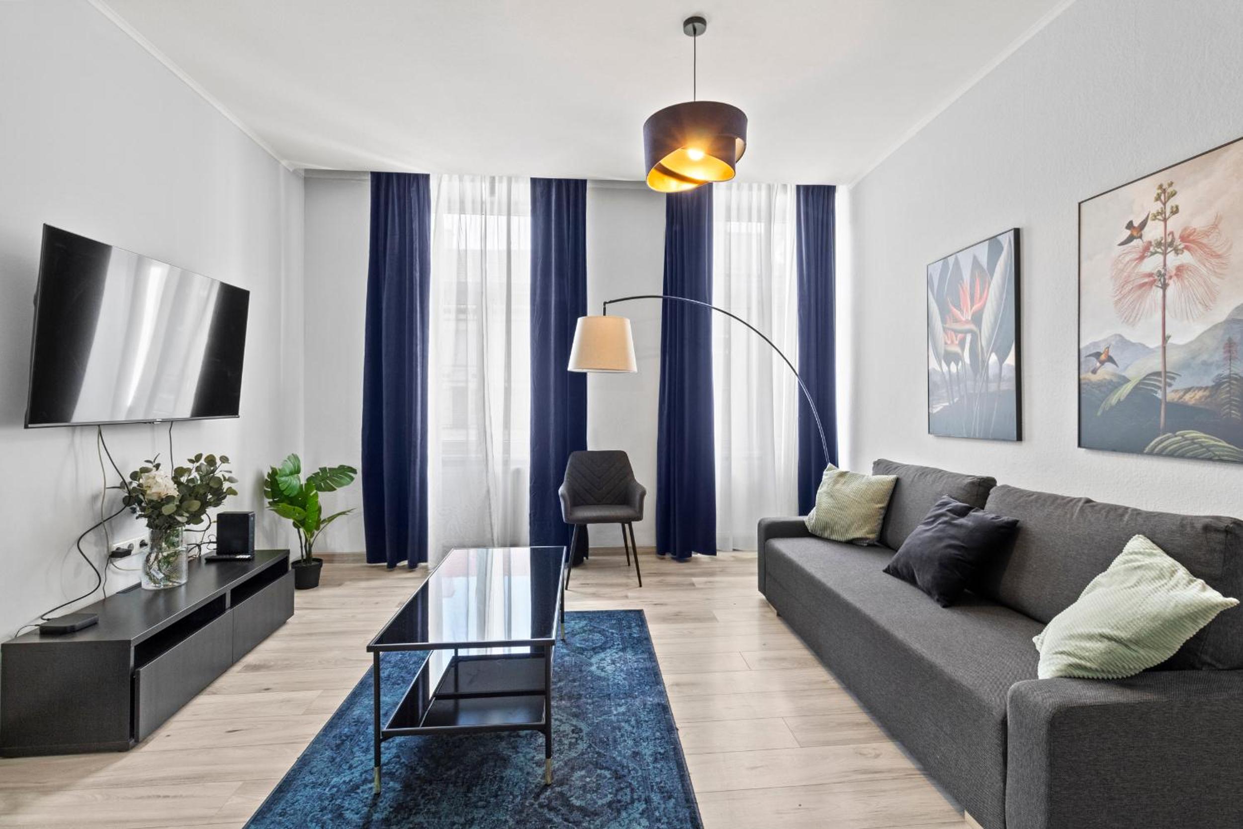 Balcony Apartment, 4 min to U3 Zipperer Straße
