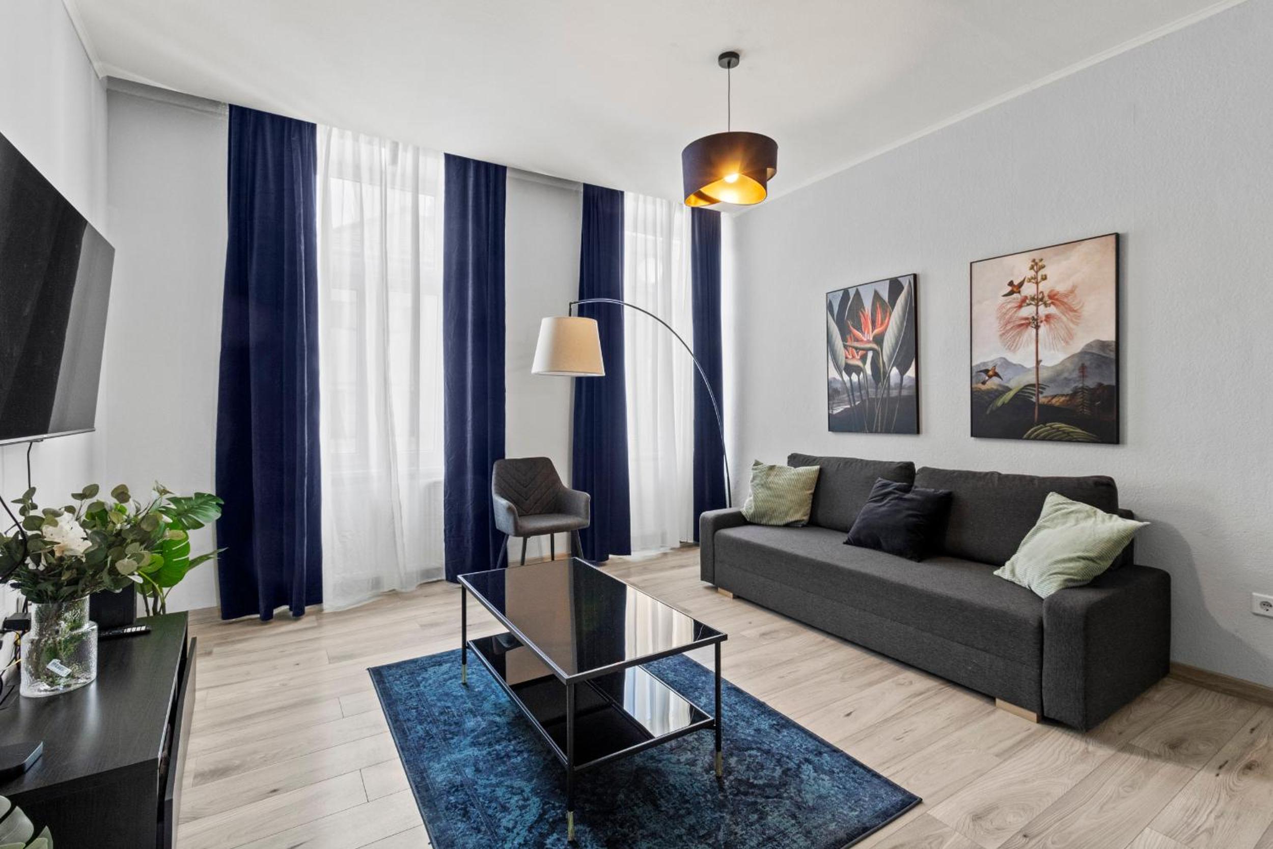Balcony Apartment, 4 min to U3 Zipperer Straße