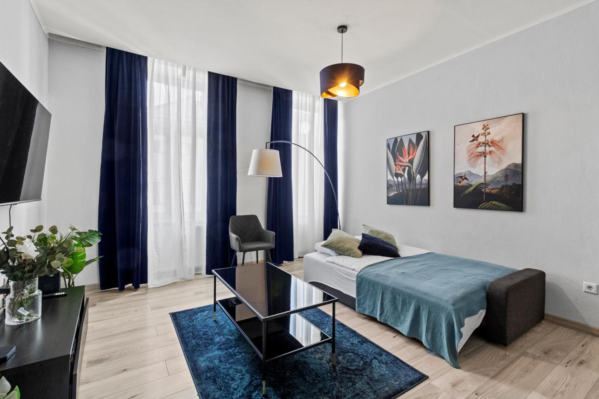 Balcony Apartment, 4 min to U3 Zipperer Straße
